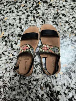 Sandalias MARYPAZ negras y multicolor