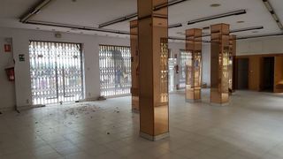 Local comercial en venta en Vistabella en Murcia