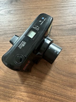 Olympus IZM 210 Zoom Quartzdate Cámara analógica