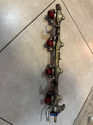 Rampa SR20DE completa+inyectores+regulador gasolin