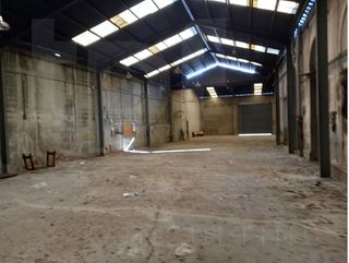 Nave industrial en venta en Carcaixent