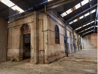 Nave industrial en venta en Carcaixent