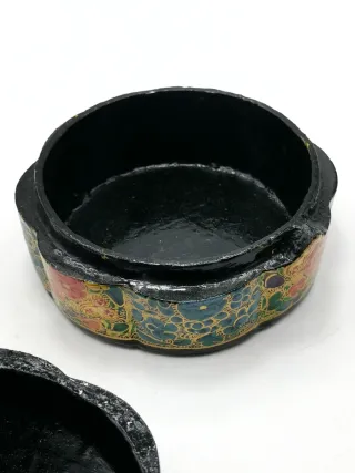 Original caja antigua de madera pintada a mano