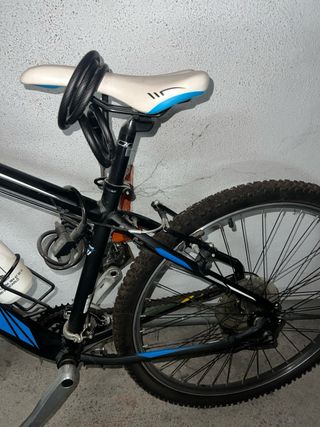 Bicicleta Orbea azul y negra
