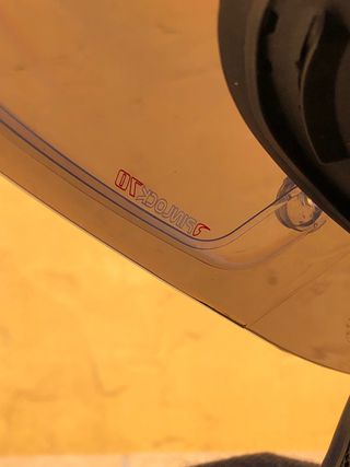 Casco Scorpion blanco y dorado