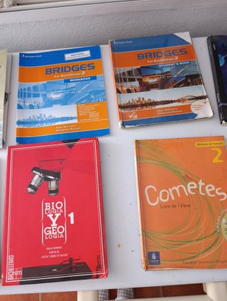 Libros de texto de distintas asignaturas
