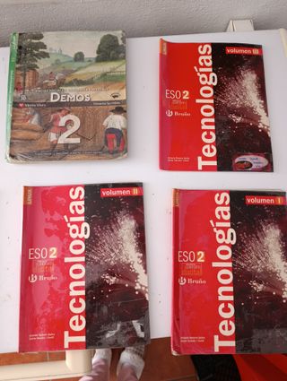 Libros de texto de distintas asignaturas