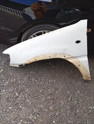 Aleta Izquierda Nissan Terrano II