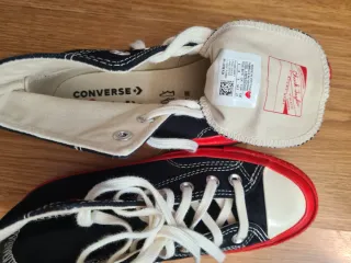 Converse Chuck Taylor All Star rojas y negras