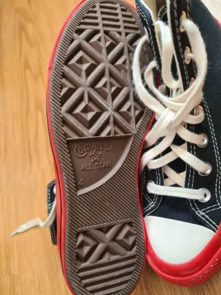 Converse Chuck Taylor All Star rojas y negras