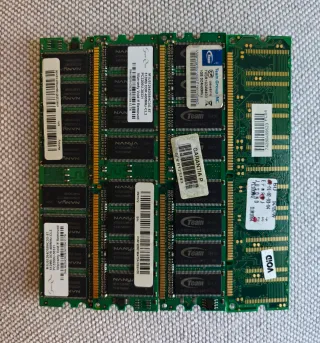 4 Memorias RAM DDR Nanya, Acer, etc