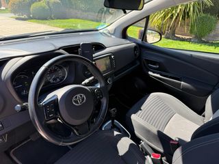 Toyota Yaris 2018 hínrido, revisiones en Toyota.