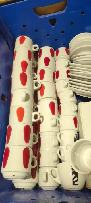 Tazas y platos Templo Cafés