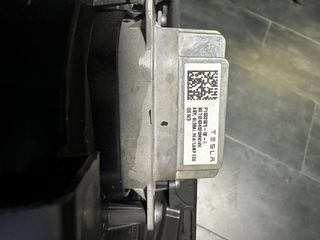 Faro Derecho Tesla Model Y / Model 3