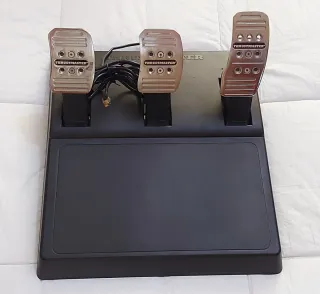 Volante Ferrari Thrustmaster T300