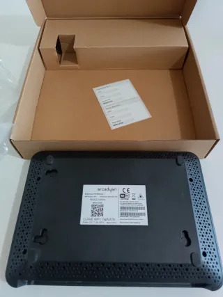 Router Livebox Fibra + ONT ZTE + Cables