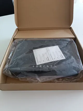 Router Livebox Fibra + ONT ZTE + Cables