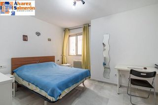 Piso en venta en Bola de Oro - Serrallo en Granada