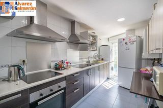 Piso en venta en Bola de Oro - Serrallo en Granada