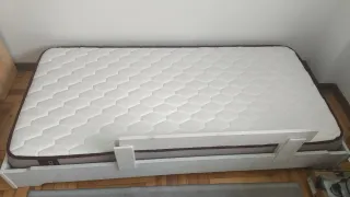Cama baja Lufe lacada en blanco