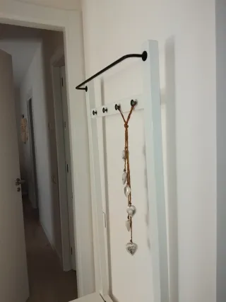 Porta abiti e baule bianco Ikea