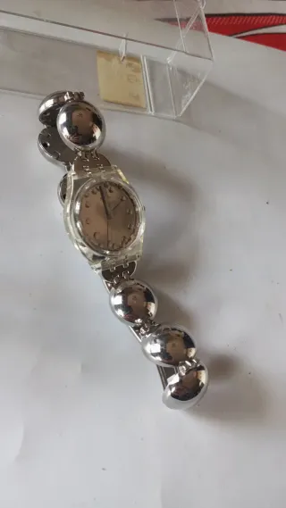 Orologio Swatch con cinturino a sfere