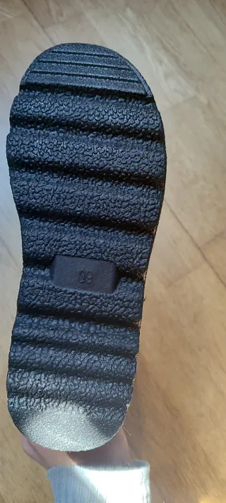 Botas impermeables negras con pelo