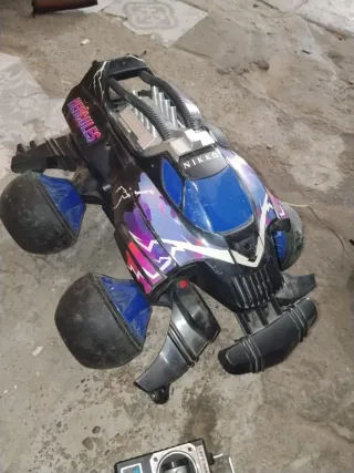 Lote de 7 coches radiocontrol y accesorios