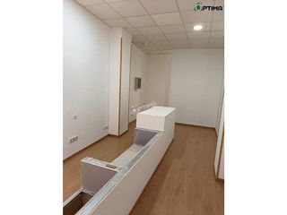 Local comercial en alquiler en Agra del Orzán - Ventorrillo - Vioño en Coruña (A)