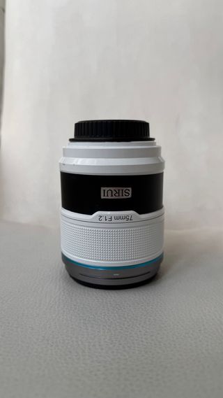 Objetivo Sirui Sniper 75mm F1.2 APS-C Sony E