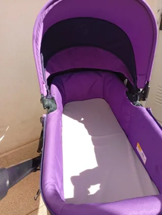 Carricoche púrpura muy cuidado