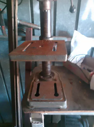 Taladro de columna EINHELL