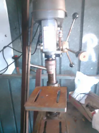 Taladro de columna EINHELL