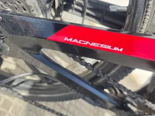 Bicicleta Eléctrica Ducati Roja