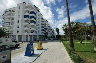 Local comercial en venta en Nueva Andalucía centro en Marbella