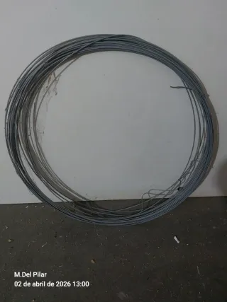 Rollo de alambre metálico