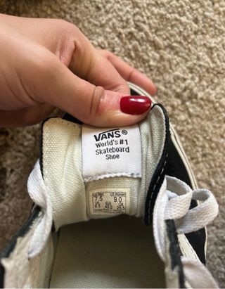 Scarpe Vans nere e bianche