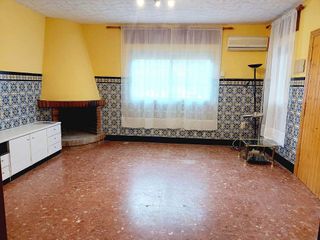 Chalet en venta en Urbanizaciones en Llíria