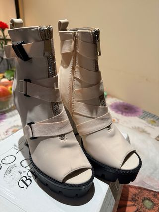 Botines de tacón negros