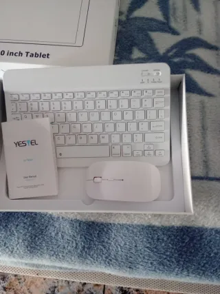 Tablet Yestel 10 con Tastiera e Mouse