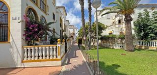 Casa adosada en venta en La Siesta - El Salado - Torreta en Torrevieja