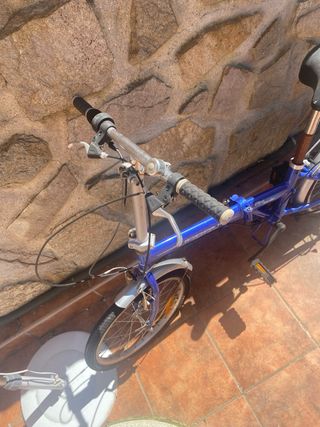Bicicleta plegable azul
