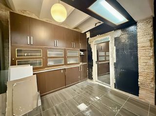 Local comercial en alquiler en Gavarra en Cornellà de Llobregat