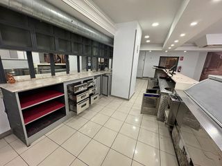 Local comercial en alquiler en La Paz en Alcalá de Guadaira