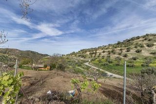 Cortijo en venta en Barrio de la Vega en Monachil