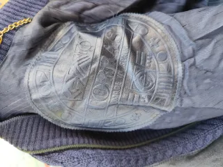 Chaqueta de ante azul con detalles