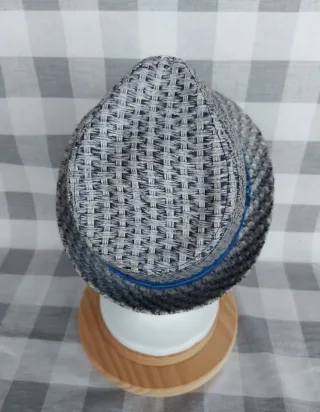Sombrero trenzado azul y gris