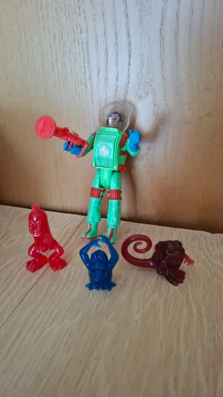 Ghostbusters Auto Fantasma con scatola e Personagg