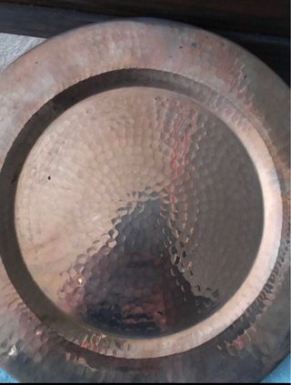 Plato grande de cobre martillado