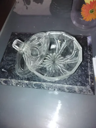 Bombonera de cristal tallado